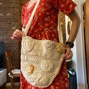 Crochet floral bag UO